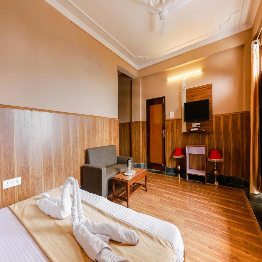 Hotel Varuni Mcleodganj Dharamszala Kültér fotó