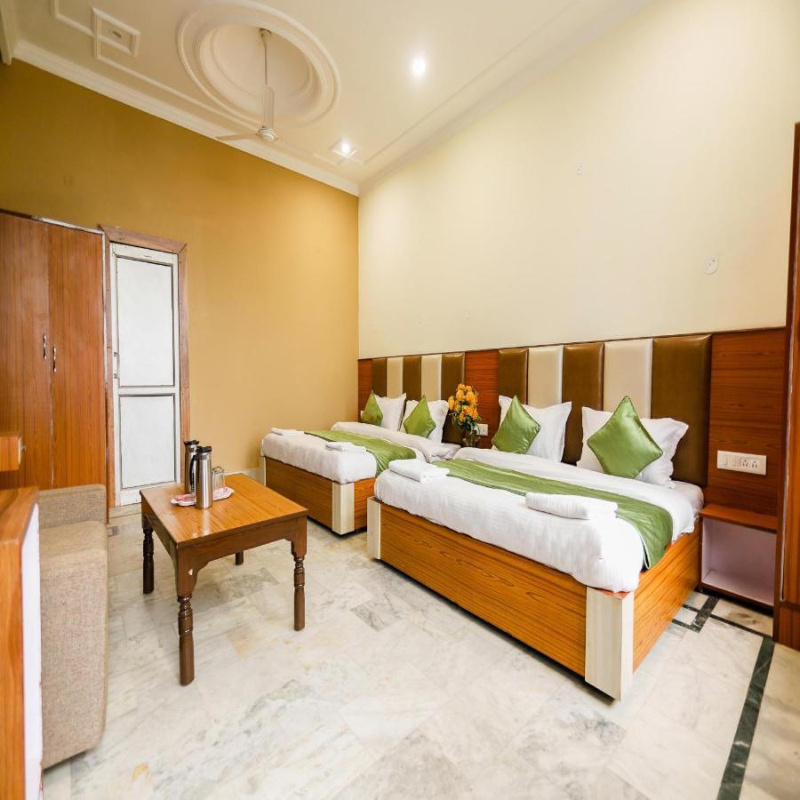 Hotel Varuni Mcleodganj Dharamszala Kültér fotó