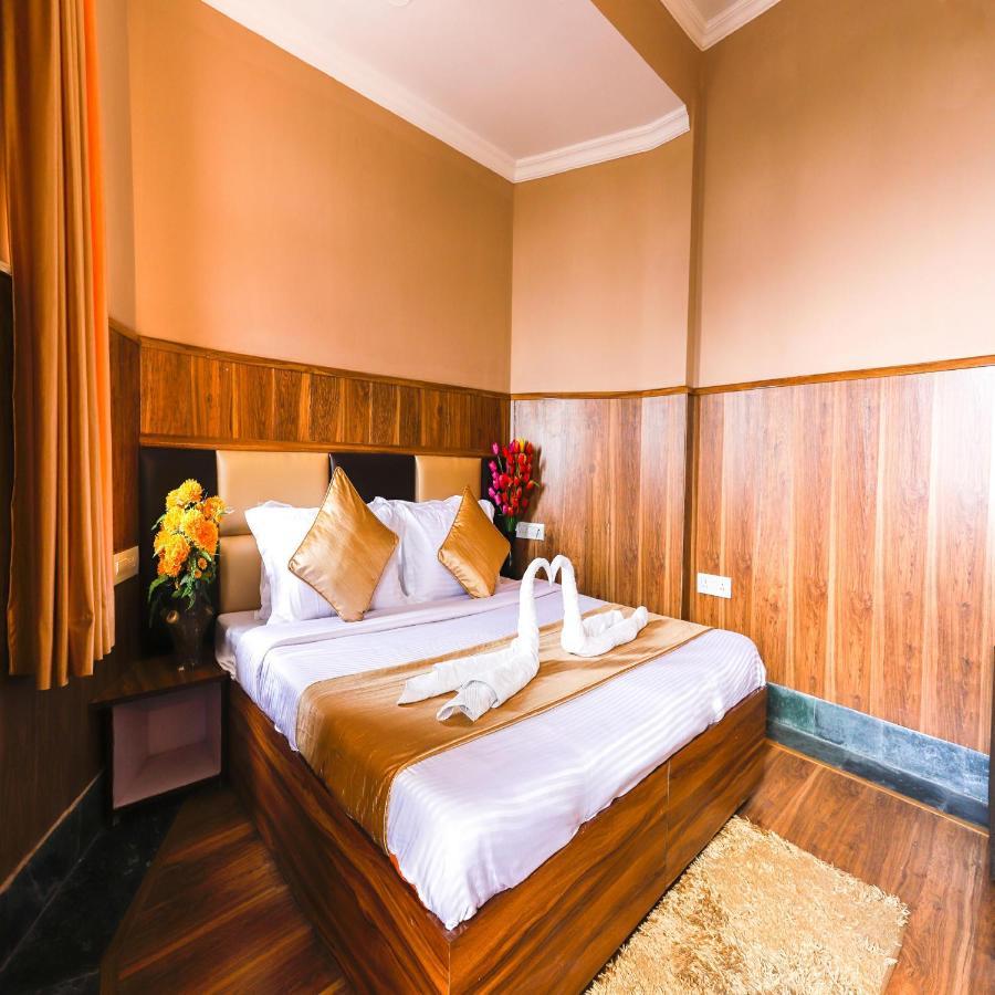 Hotel Varuni Mcleodganj Dharamszala Kültér fotó