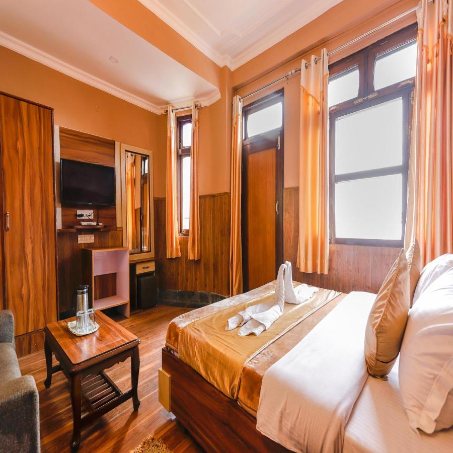 Hotel Varuni Mcleodganj Dharamszala Kültér fotó